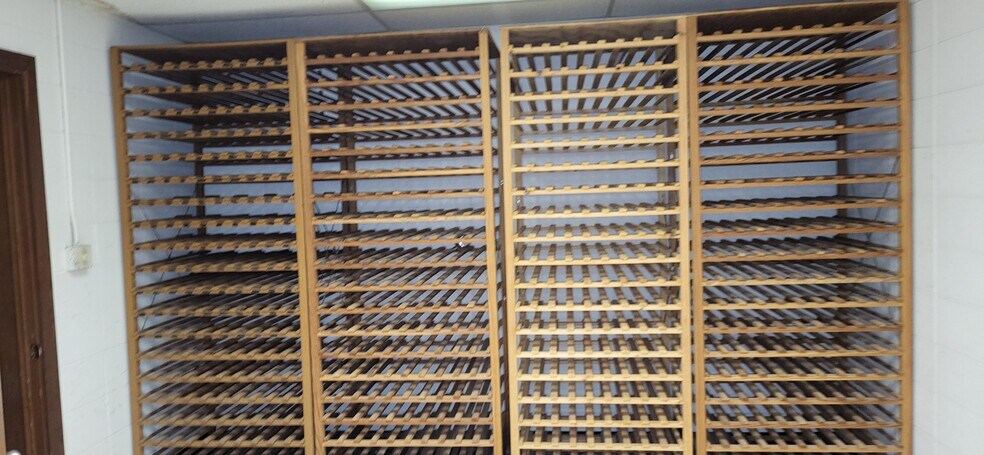 More Photos Of 520 33rd St, Gulfport Office For Sale