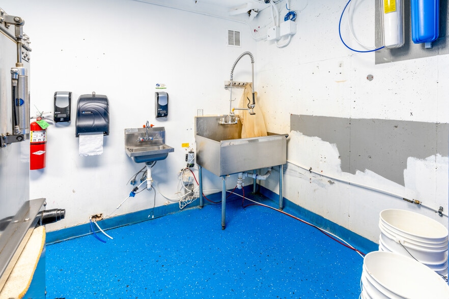 More Photos Of 711 W 8th St, Pueblo Manufacturing For Sale