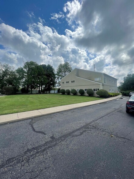 More Photos Of 977 State Route 33, Monroe Township Office For Lease