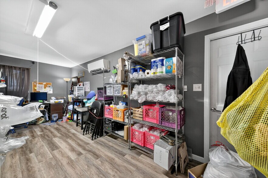 More Photos Of 302 S Lincoln Dr, Troy Office For Sale