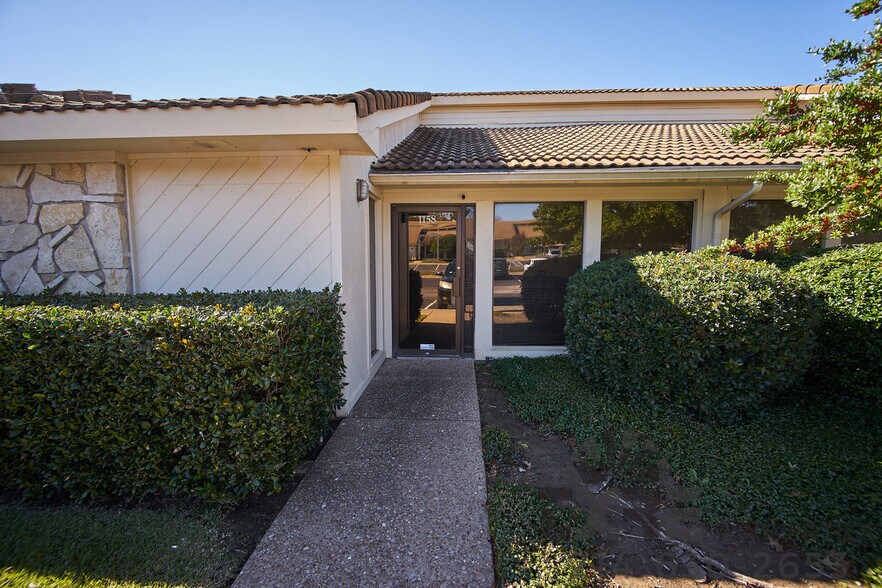 More Photos Of 1114 W Pioneer Pkwy, Arlington Medical For Lease