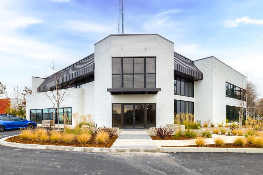 More Photos Of 10255 SW Arctic Dr, Beaverton Office For Lease