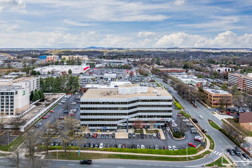 More Photos Of 6 Montgomery Village Ave, Gaithersburg Office For Lease