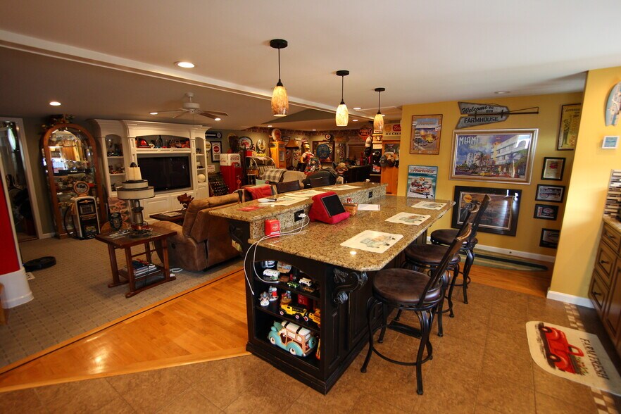 More Photos Of 3935 Blanton Ln, Louisville Garden Center For Sale