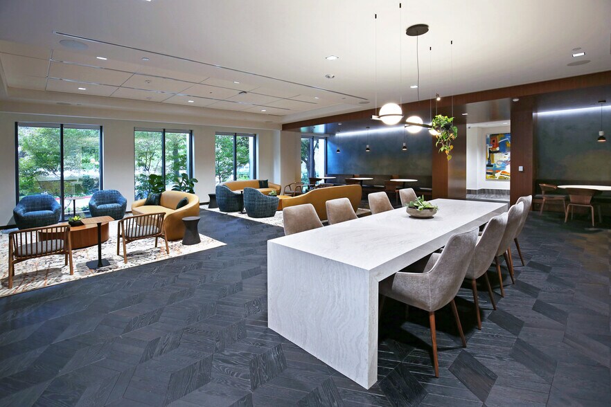 More Photos Of 8401 N Central Expy, Dallas Office For Lease