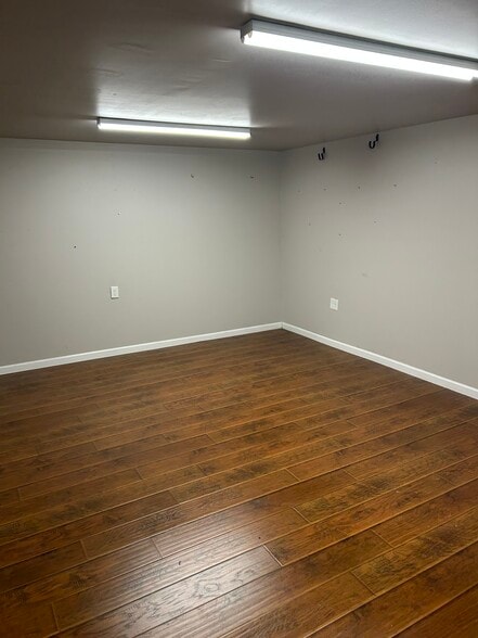 More Photos Of 920 S Chapman St, Greensboro Storefront For Sale