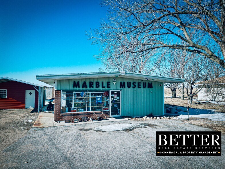 More Photos Of 3120 S Lincoln Ave, York Showroom For Sale