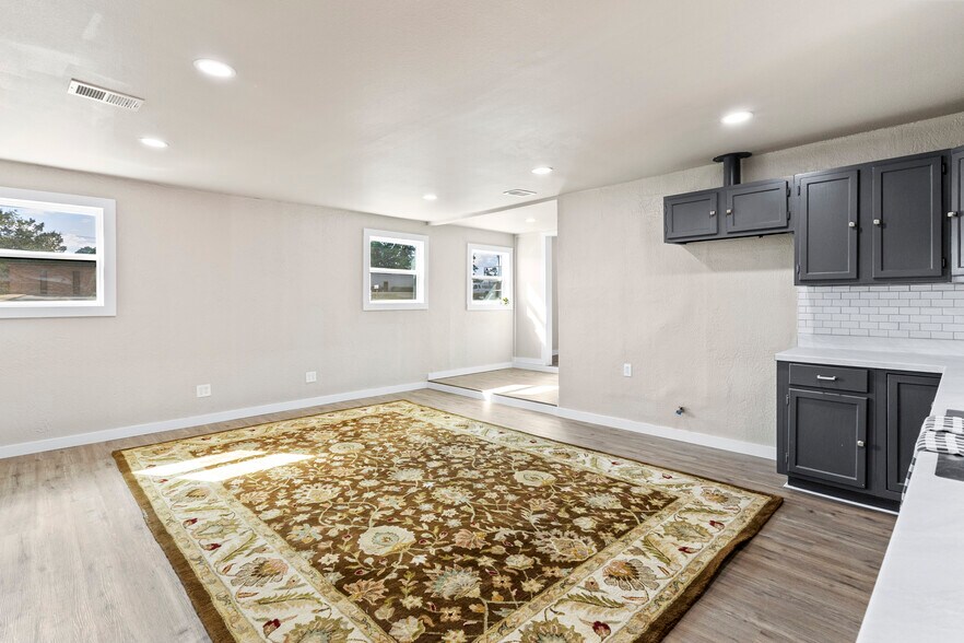 More Photos Of 4704 Judson Rd, Longview Office Residential For Sale