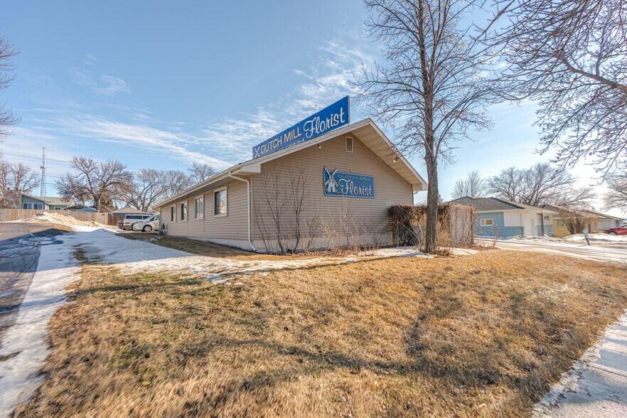 More Photos Of 1731 N 13th St, Bismarck General Retail For Sale