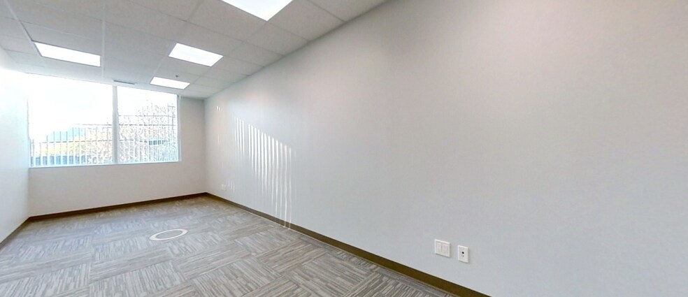 More Photos Of 2505 17th Ave SW, Calgary Apartments For Sale