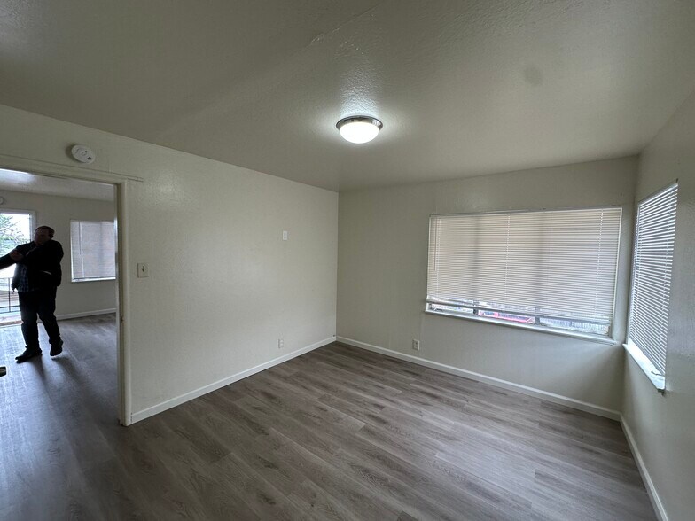 More Photos Of 2550 35th Ave, Oakland Apartments For Sale