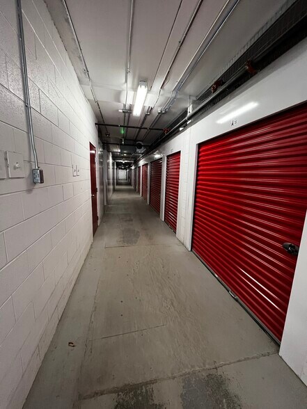 More Photos Of 3 Crescent Rd, Huntsville Self Storage For Sale