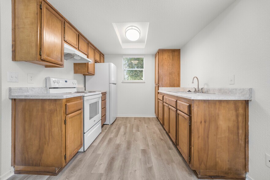 More Photos Of 1475 Baechtel Rd, Willits Apartments For Sale