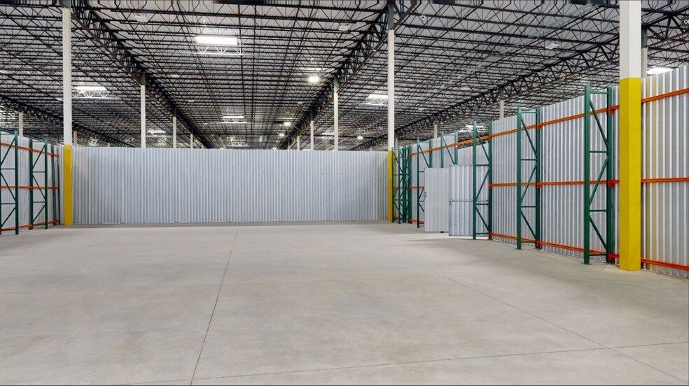 More Photos Of 1301 Charleston Regional Pky, Charleston Warehouse For Lease