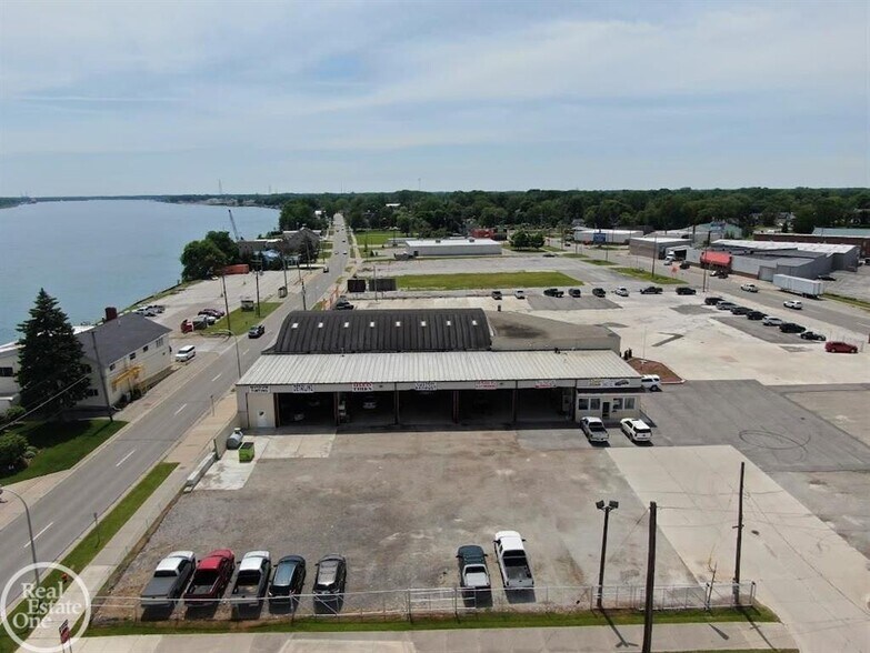 More Photos Of 3519 Military St, Port Huron Industrial For Sale