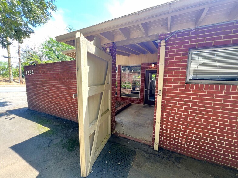More Photos Of 4384 SE Oakdale Rd, Smyrna Office For Sale