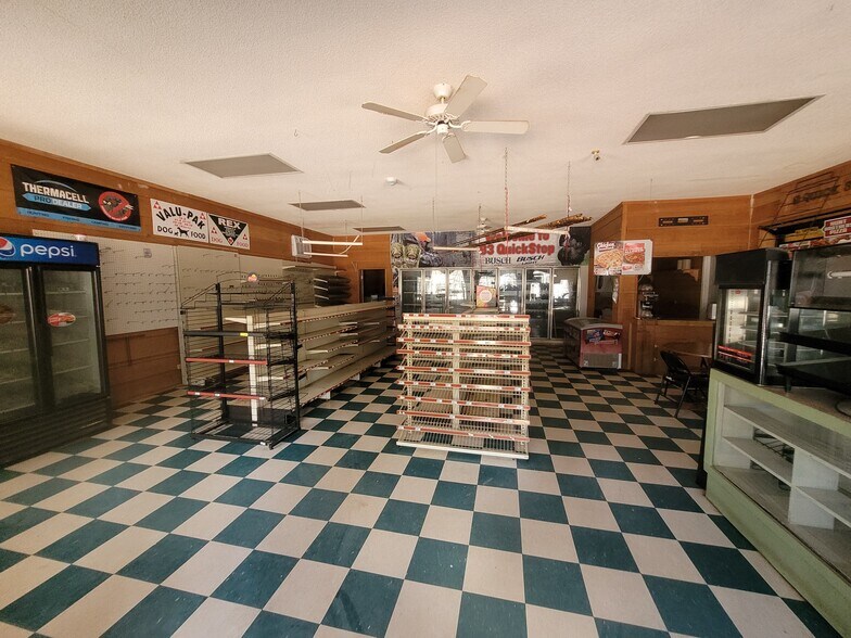 More Photos Of 2777 Hwy 83, Evergreen Service Station For Sale