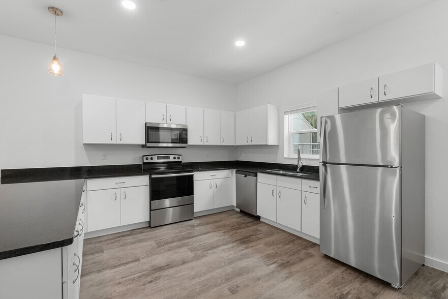 More Photos Of 2755 SE 17th St, Ocala Apartments For Sale
