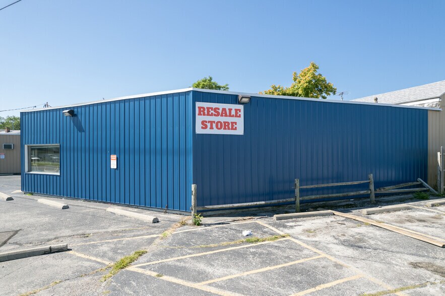 More Photos Of 2457 Tremainsville Rd, Toledo Storefront Retail Office For Lease