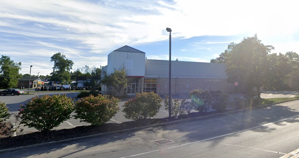 More Photos Of 1262 Dix Ave, Hudson Falls Drugstore For Lease