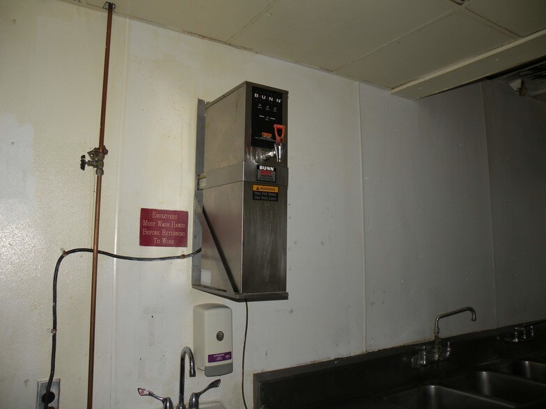 More Photos Of 634 Knox Blvd, Radcliff Restaurant For Sale