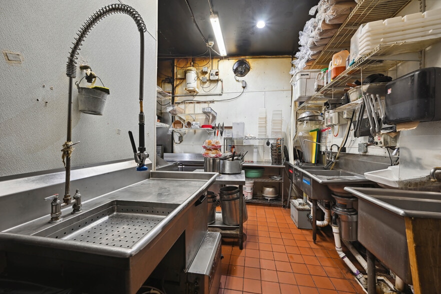 More Photos Of 1224 H St NE, Washington Storefront For Lease