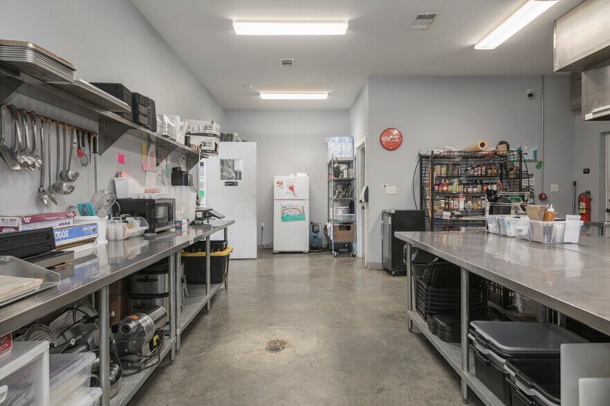 More Photos Of 147 US-80 Hwy, Calhoun General Retail For Sale