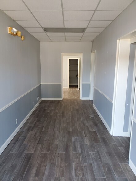 More Photos Of 820 N First Ave, Evansville Office For Lease