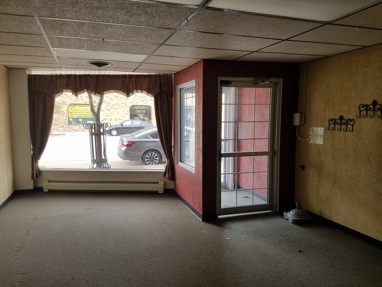 More Photos Of 1817 Washington St, Two Rivers Office Residential For Sale