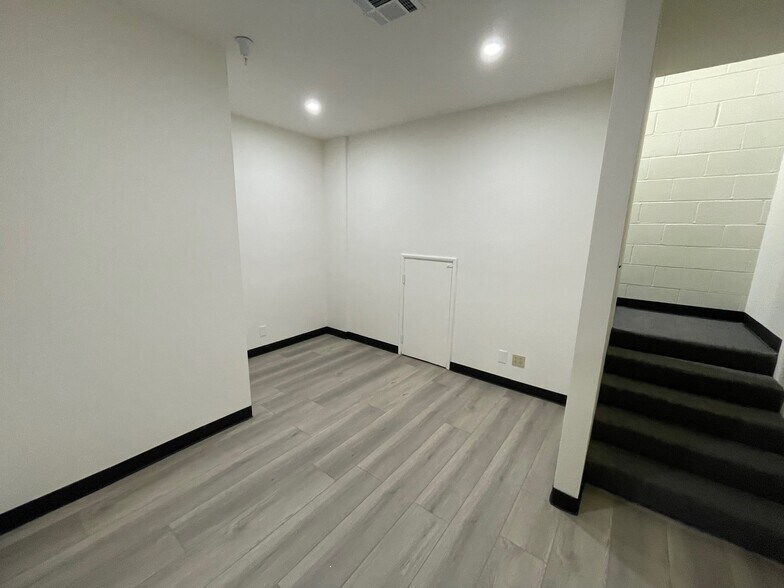 More Photos Of 1811 W Magnolia Blvd, Burbank Office For Lease