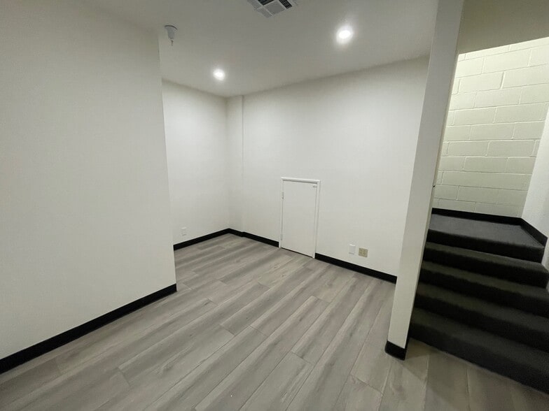 More Photos Of 1811 W Magnolia Blvd, Burbank Office For Lease