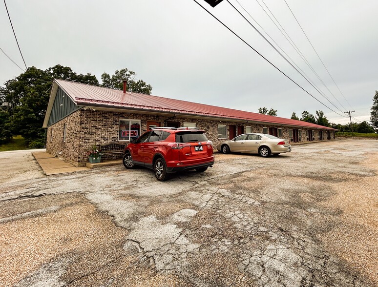 Primary Photo Of 245 S Main St, Laurie Hotel For Sale