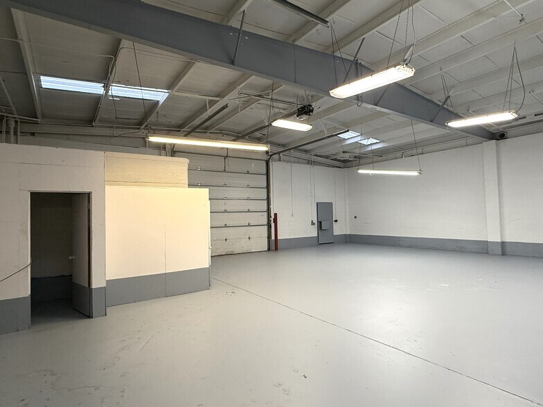More Photos Of 151 Ferris st, Galesburg Warehouse For Sale