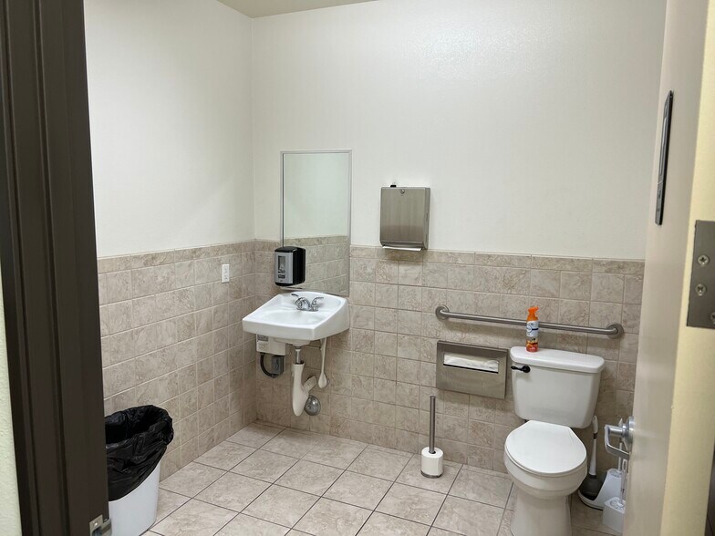 More Photos Of 5096 W Post Rd, Las Vegas Office Residential For Sale