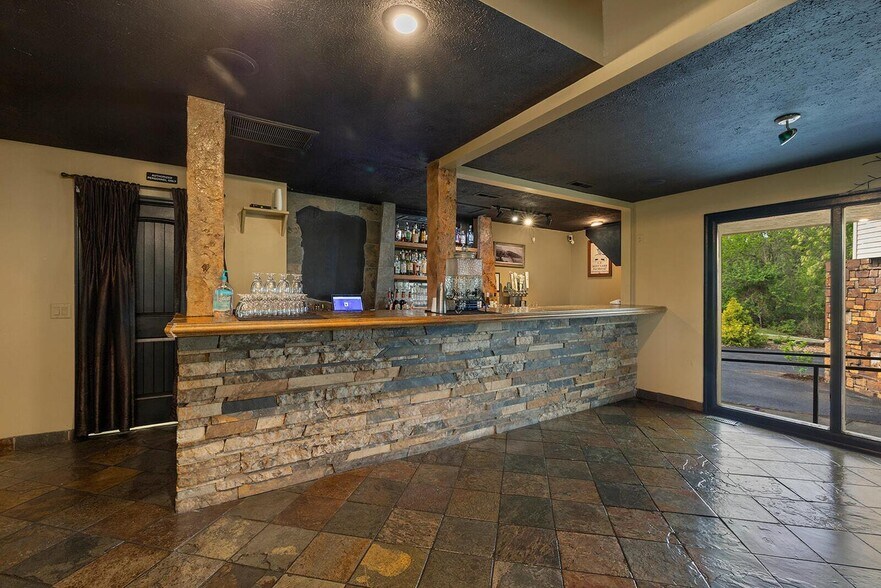 More Photos Of 381 W Guin Rd, Nixa Lodge Meeting Hall For Sale