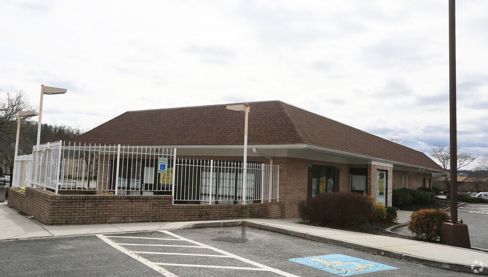 More Photos Of 540-598 Cranbrook Rd, Cockeysville Unknown For Lease