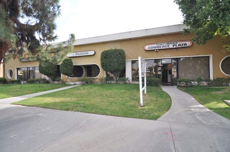 More Photos Of 19410-19420 Business Center Dr, Northridge Warehouse For Lease