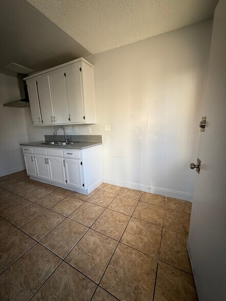 More Photos Of 732 W 76th St, Los Angeles Apartments For Sale