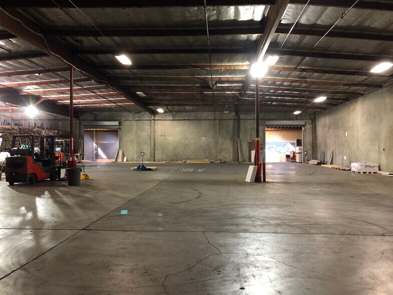 More Photos Of 18409 E Valley Blvd, City of Industry Warehouse For Lease