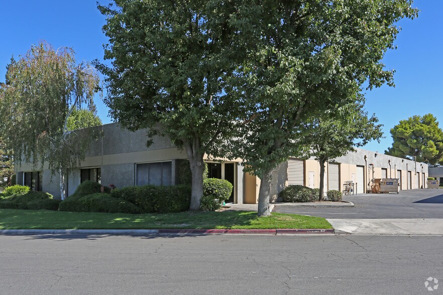 More Photos Of 4124 W Swift Ave, Fresno Unknown For Lease