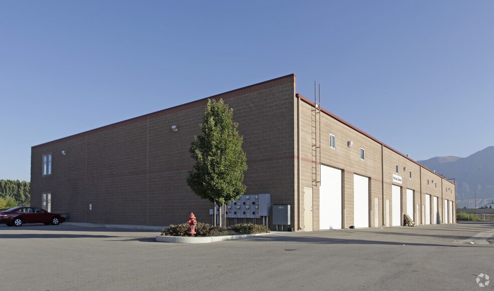 More Photos Of 767 S Auto Mall Dr, American Fork Warehouse For Lease