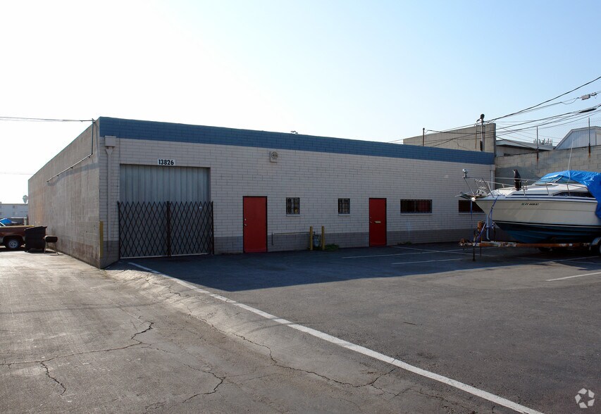 More Photos Of 13822-13826 Prairie Ave, Hawthorne Warehouse For Lease