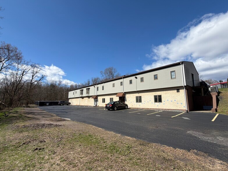 More Photos Of 104 Woodward Hill Rd, Edwardsville Office For Sale