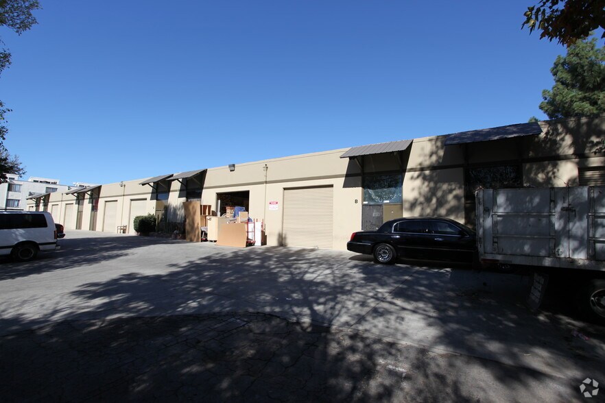 More Photos Of 8501 Canoga Ave, Canoga Park Manufacturing For Lease