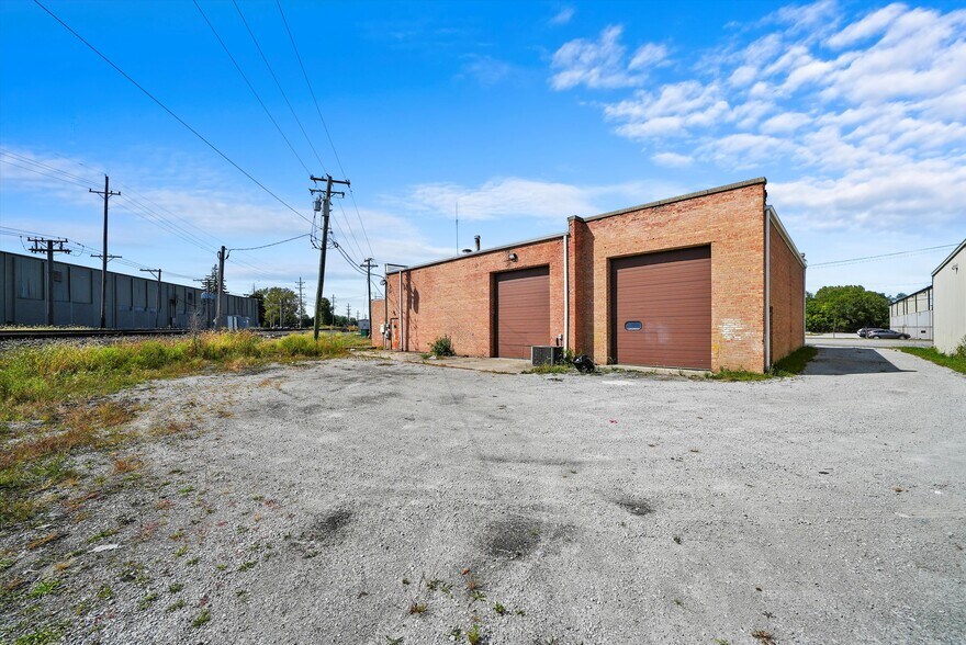 More Photos Of 4135 W 123rd St, Alsip Warehouse For Lease