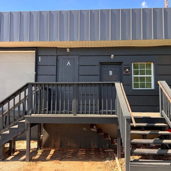 More Photos Of 860 W Main St, Spartanburg Light Distribution For Sale