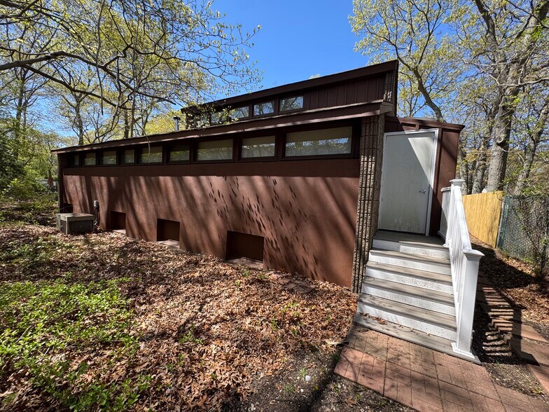 More Photos Of 43 Radio Ave, Miller Place Medical For Lease