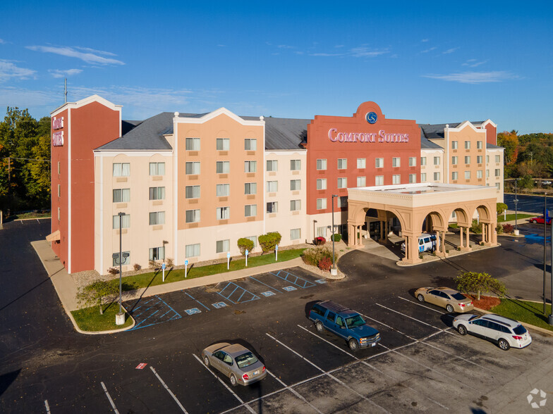 Primary Photo Of 52939 Indiana State Route 933 N, South Bend Hotel For Sale