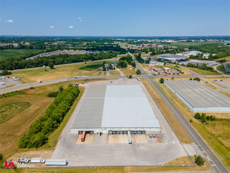 More Photos Of 1136 Dunlop Ln, Clarksville Warehouse For Lease