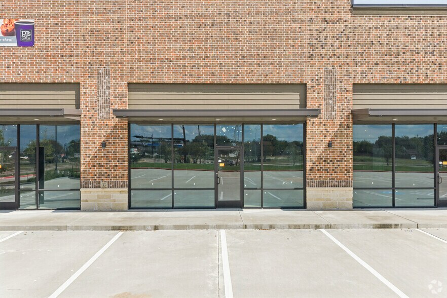 More Photos Of 5149 Reading Rd, Rosenberg Storefront For Sale